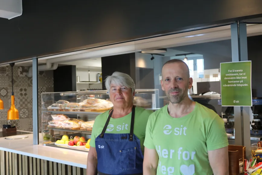 Bente Løkken og Stephen Morton fra Sit gleder seg til at DMMH-studentene er tilbake på campus.