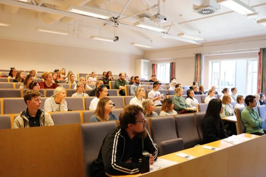 - Vi har forventninger til dere som barnehagestudenter, erklærte rektor Else Berit Skagen i sin tale til de nye studentene.