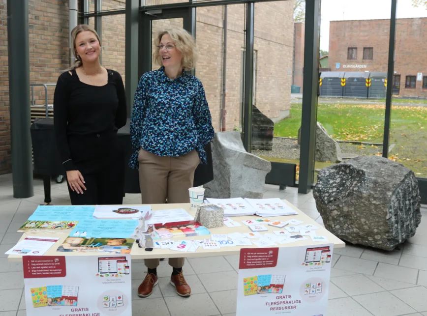 Elise Wagner Finnanger fra NAFO, (Nasjonalt senter for flerkulturell opplæring), og Kristin Vikan Knutsen på DMMH forteller at Norges befolkning har ulik kulturell og språklig bakgrunn. Kjennskap til språk og kultur blir et viktig verktøy for barnehagene i arbeidet med å møte disse familiene.