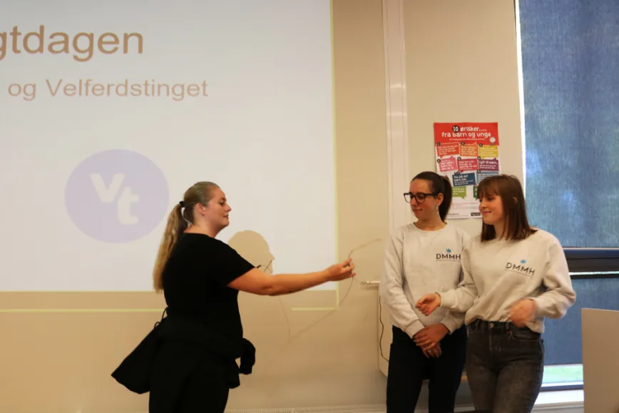 Sandra Risan Åsen, Alix L`erario og Anita Vikestad representerer Studentparlamentet ved DMMH.