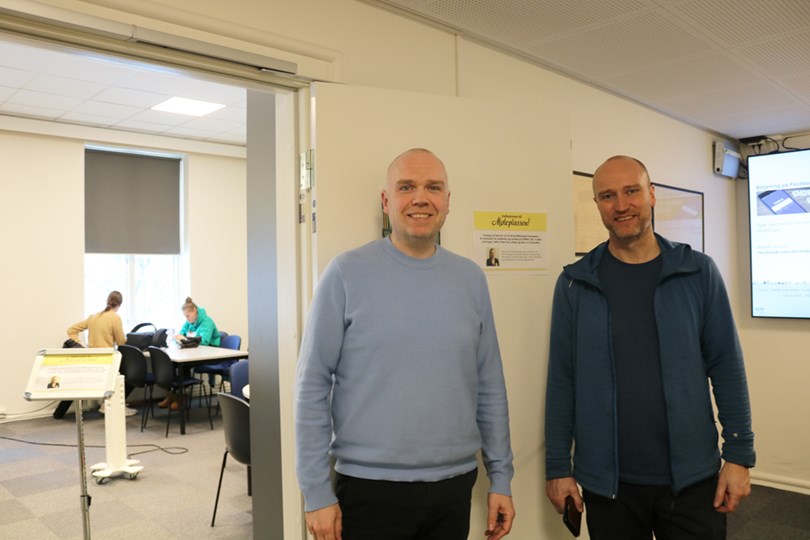 Kris Kalkman og Trond Løge Hagen ønsker velkommen til et nytt møtested for studenter og ansatte ved DMMH. 